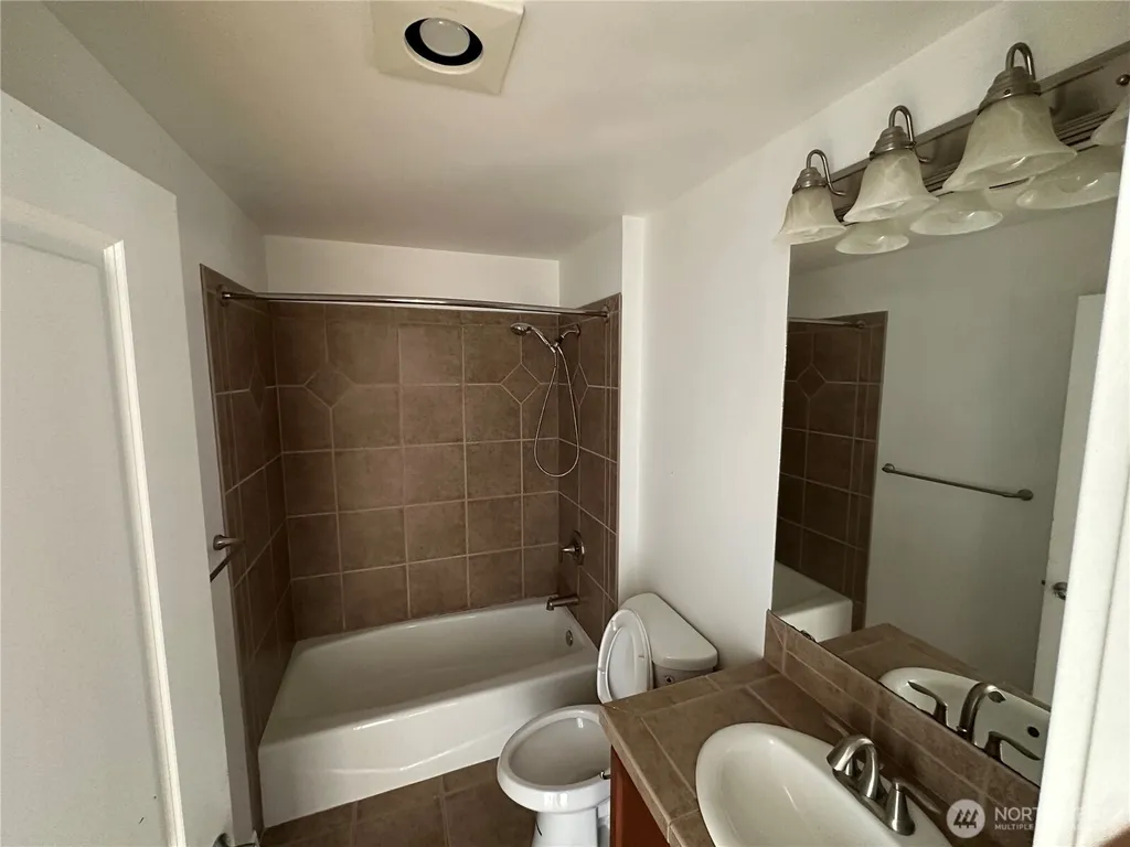 2424 S 41st Street Tacoma WA 98409