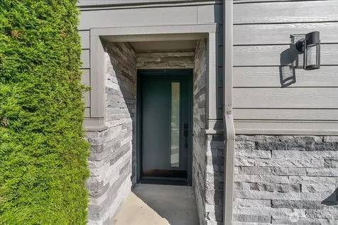 17905 35th Avenue SE Bothell WA 98012
