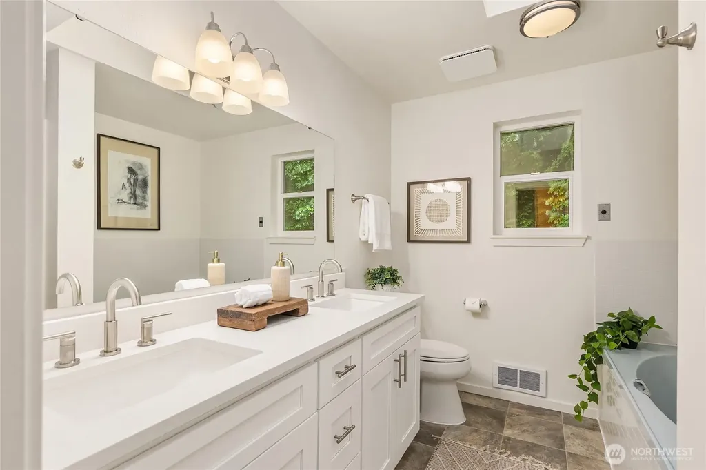 9067 Hidden Cove Road NE Bainbridge Island WA 98110