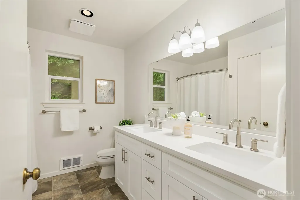 9067 Hidden Cove Road NE Bainbridge Island WA 98110