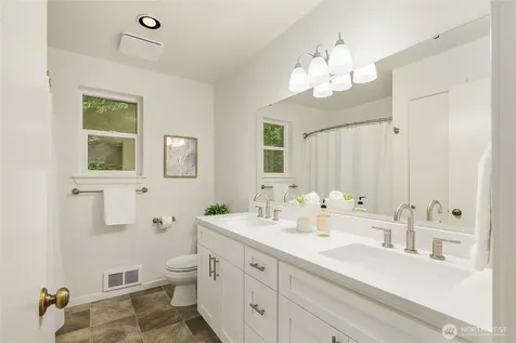 9067 Hidden Cove Road NE Bainbridge Island WA 98110