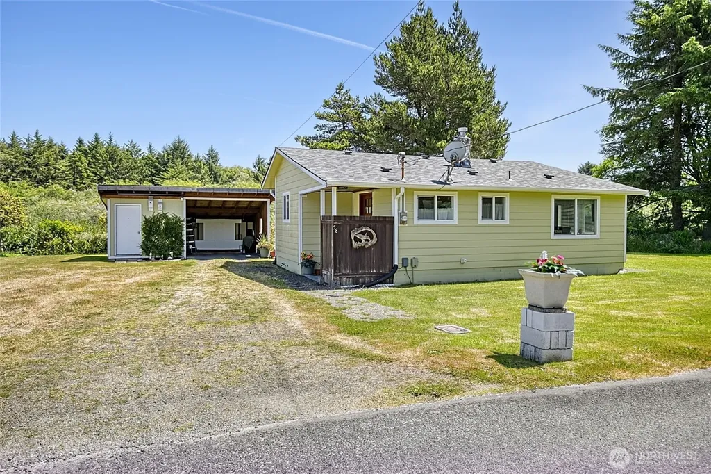 58 Oyehut Road Hoquiam WA 98550