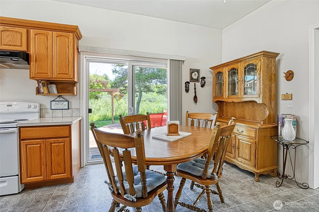 58 Oyehut Road Hoquiam WA 98550