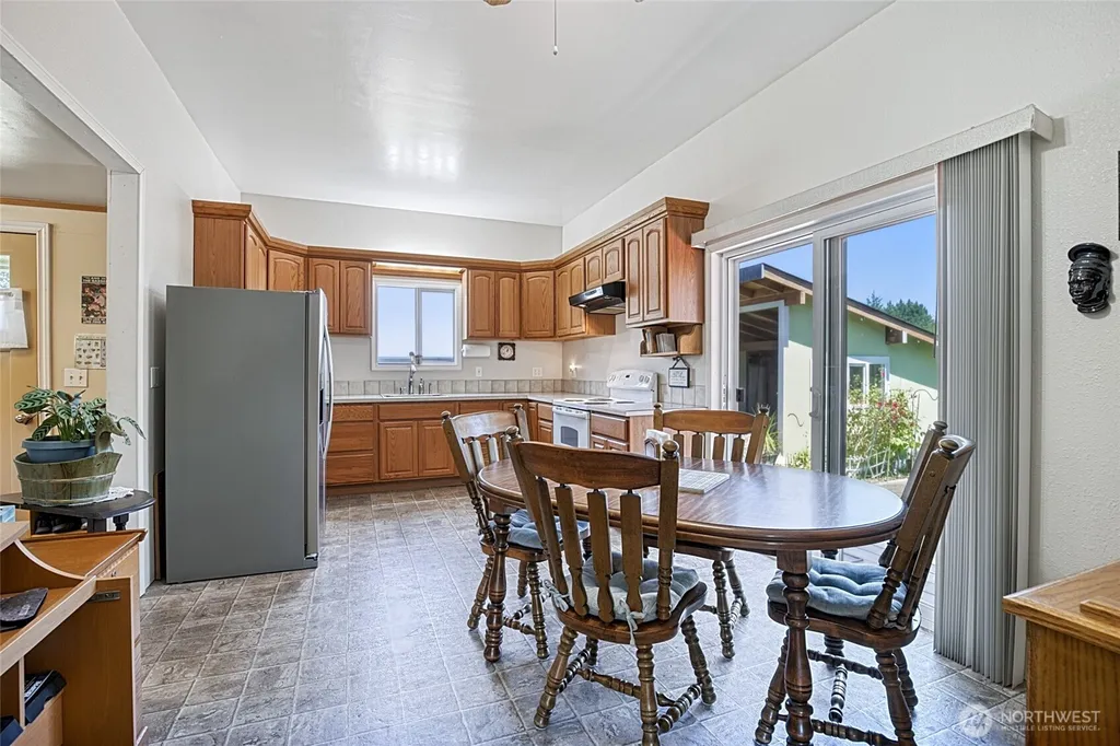58 Oyehut Road Hoquiam WA 98550