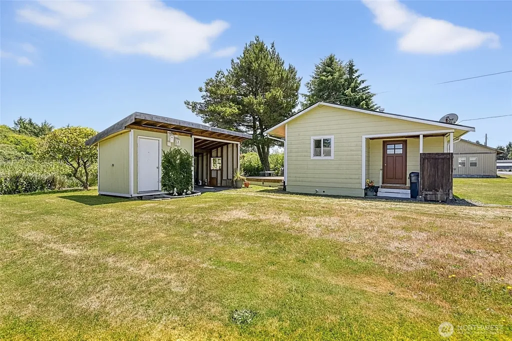 58 Oyehut Road Hoquiam WA 98550