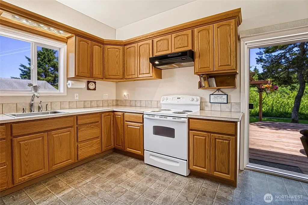 58 Oyehut Road Hoquiam WA 98550