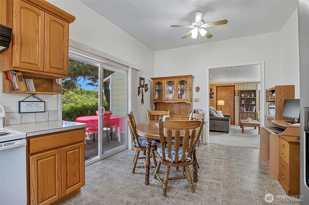 58 Oyehut Road Hoquiam WA 98550