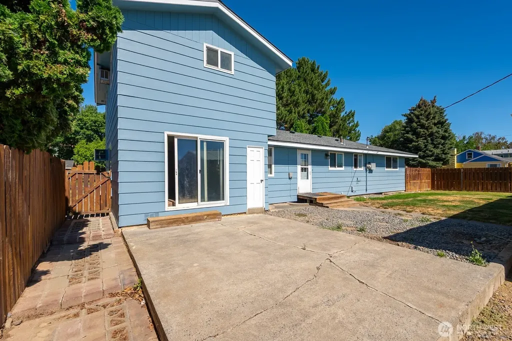 1608 C St. SW Ephrata WA 98823