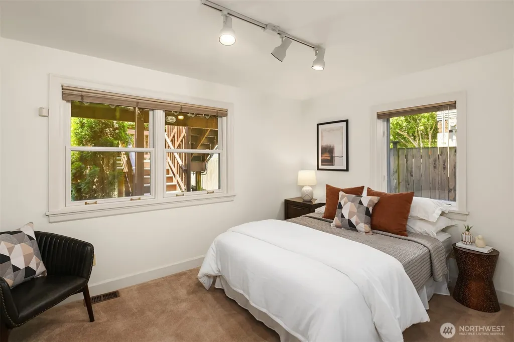 1411 10th Avenue W Seattle WA 98119
