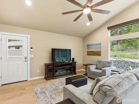 34947 Sharptail Lane Davenport WA 99122
