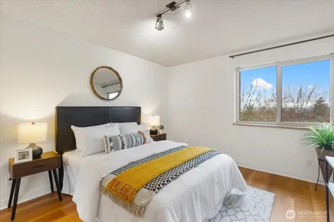 732 11th Avenue E Seattle WA 98102