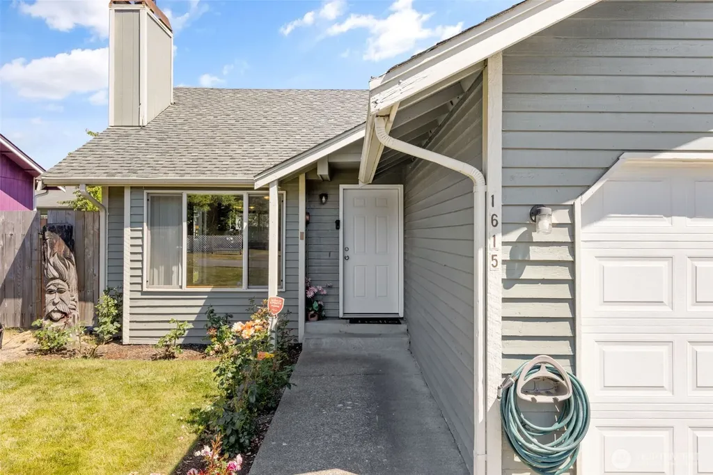 1615 E 67th Street Tacoma WA 98404