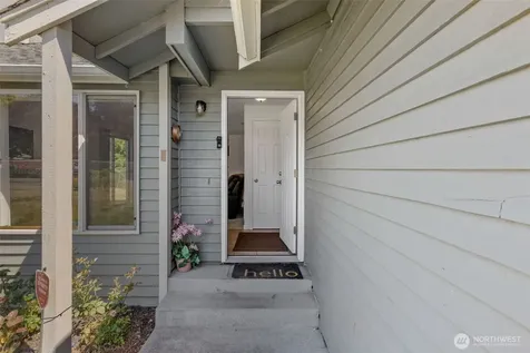 1615 E 67th Street Tacoma WA 98404