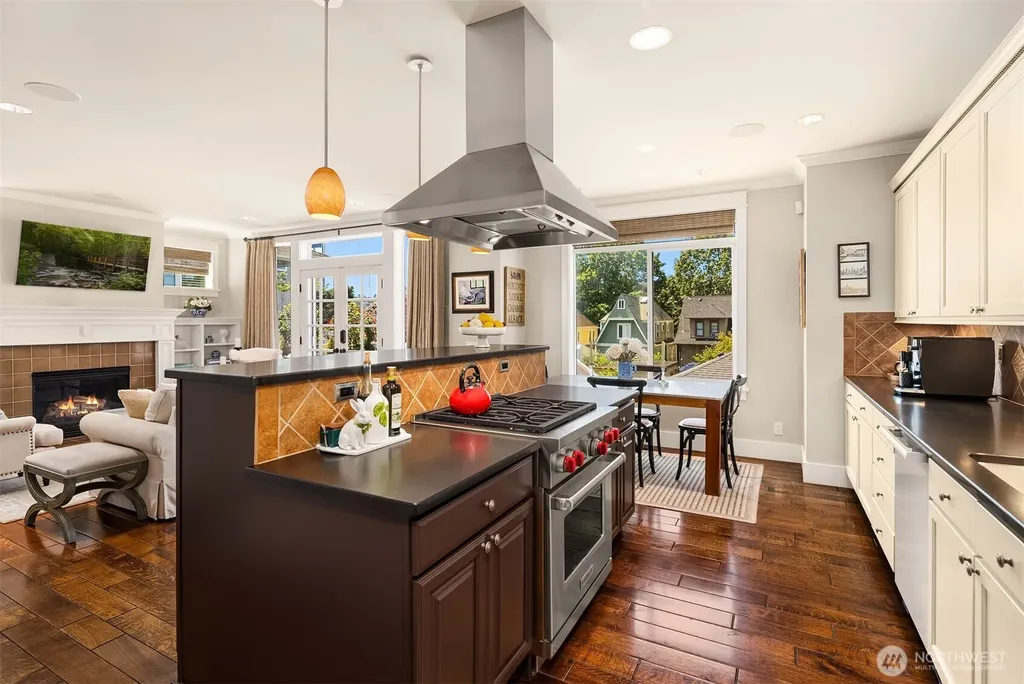 1109 33rd Avenue E Seattle WA 98112