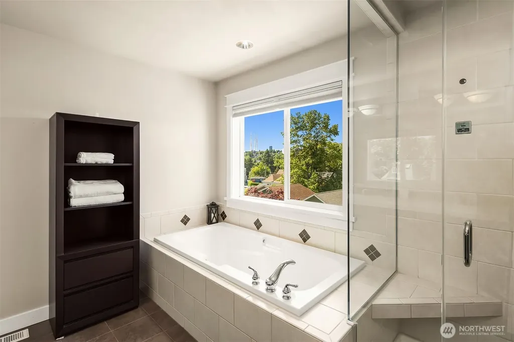 1109 33rd Avenue E Seattle WA 98112