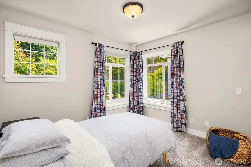 1109 33rd Avenue E Seattle WA 98112