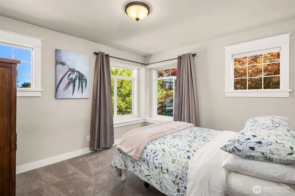 1109 33rd Avenue E Seattle WA 98112