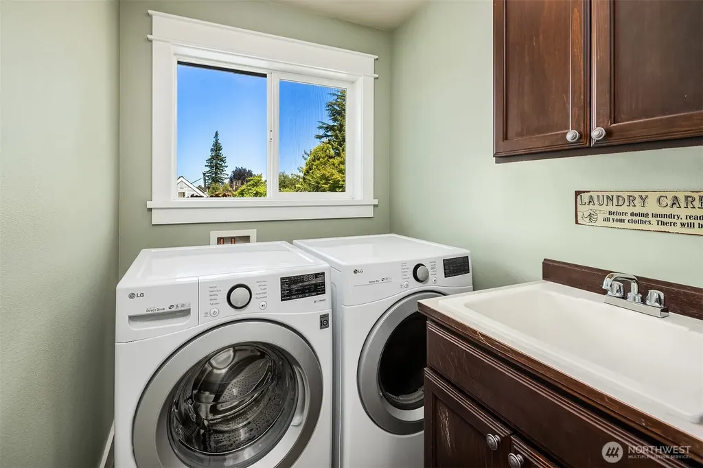 1109 33rd Avenue E Seattle WA 98112