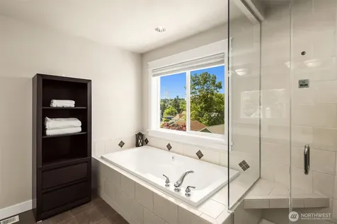 1109 33rd Avenue E Seattle WA 98112