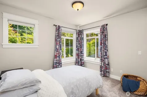 1109 33rd Avenue E Seattle WA 98112