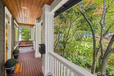 1109 33rd Avenue E Seattle WA 98112