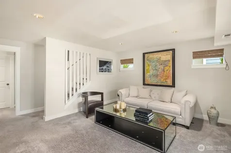 1109 33rd Avenue E Seattle WA 98112