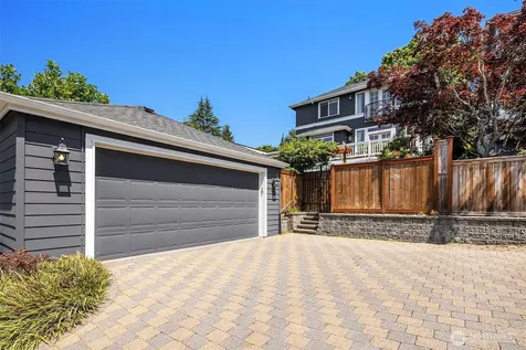 1109 33rd Avenue E Seattle WA 98112
