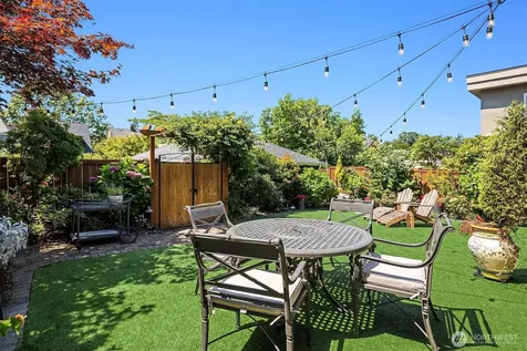 1109 33rd Avenue E Seattle WA 98112