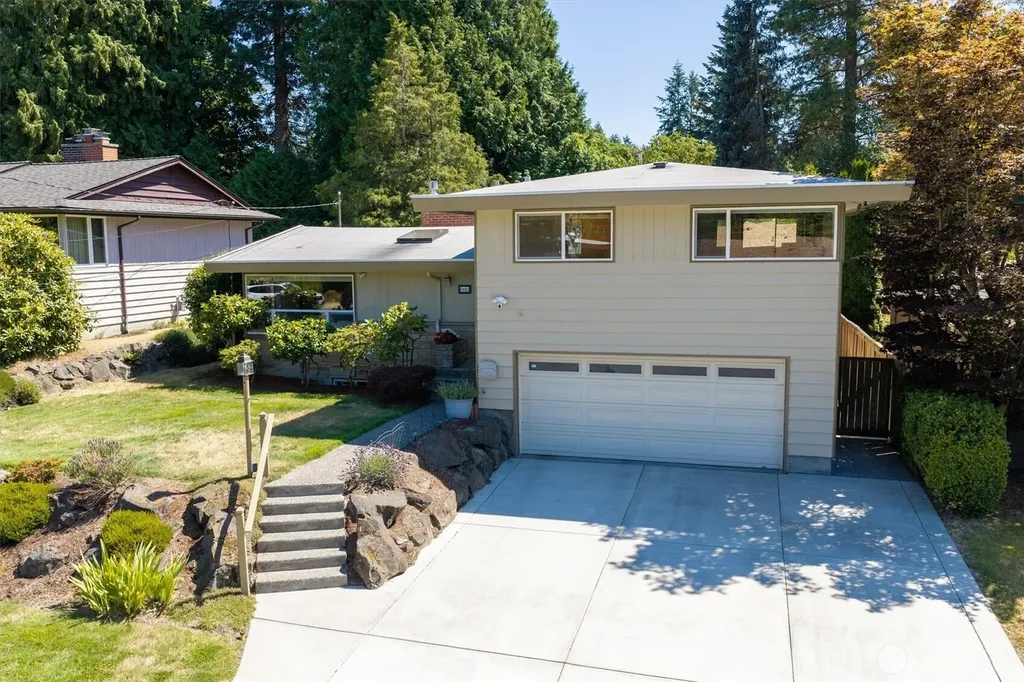 1925 SW 167th Street Burien WA 98166
