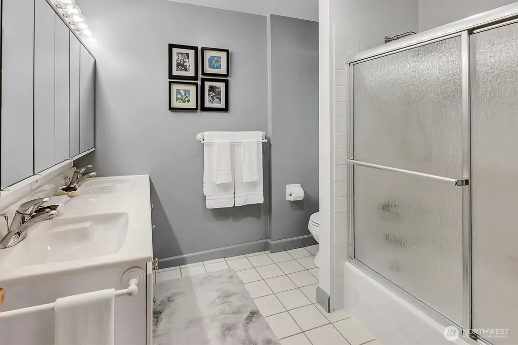 1925 SW 167th Street Burien WA 98166