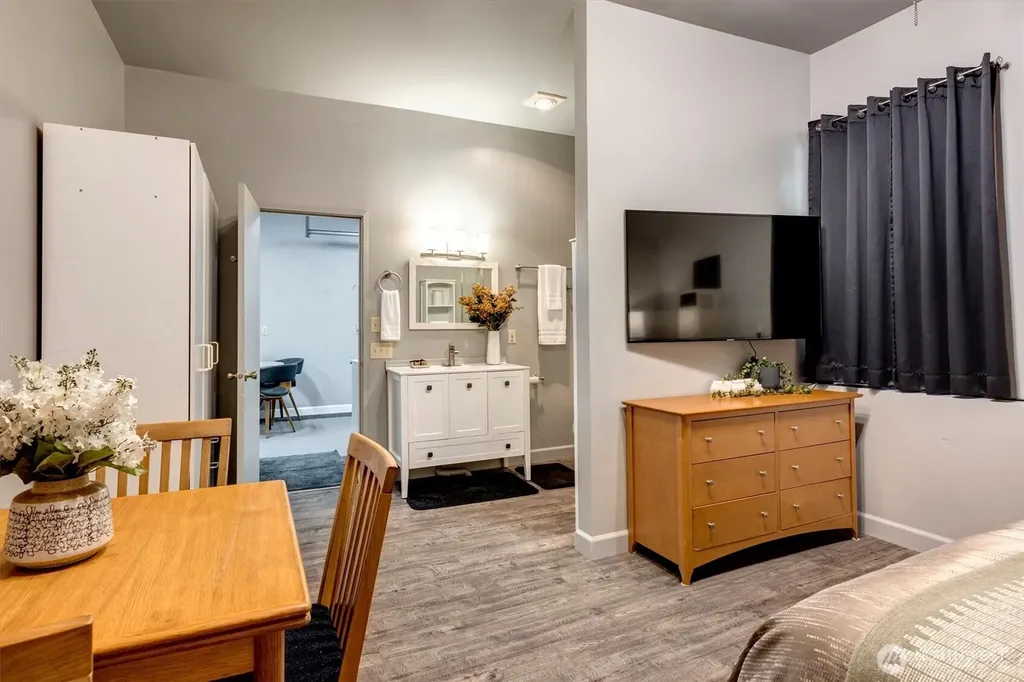 1925 SW 167th Street Burien WA 98166
