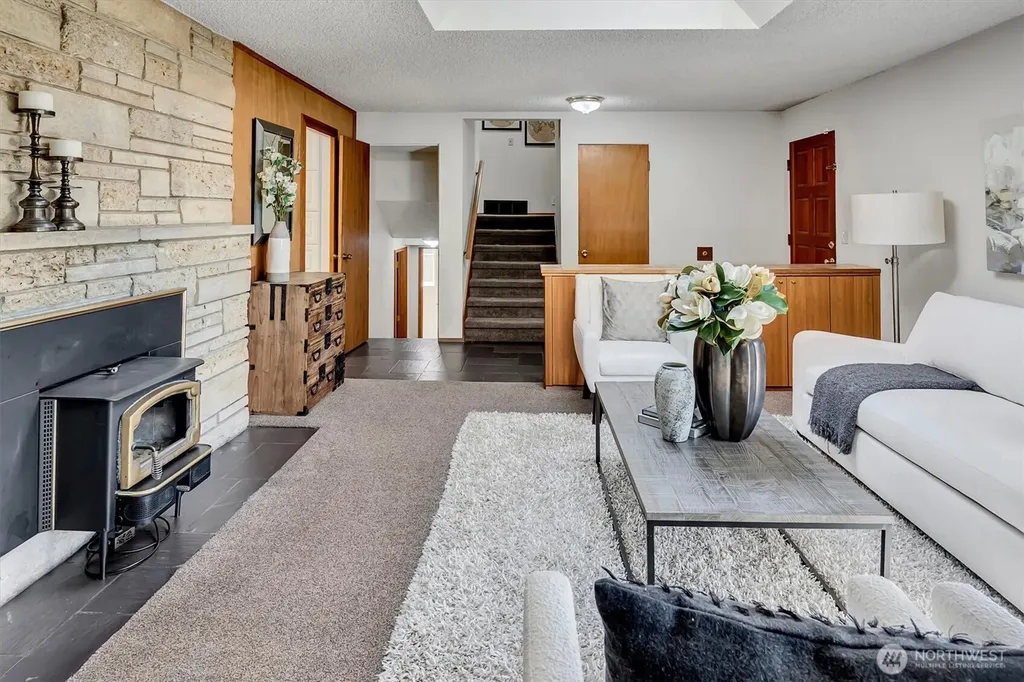 1925 SW 167th Street Burien WA 98166