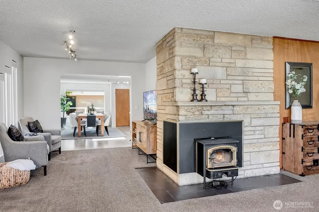 1925 SW 167th Street Burien WA 98166