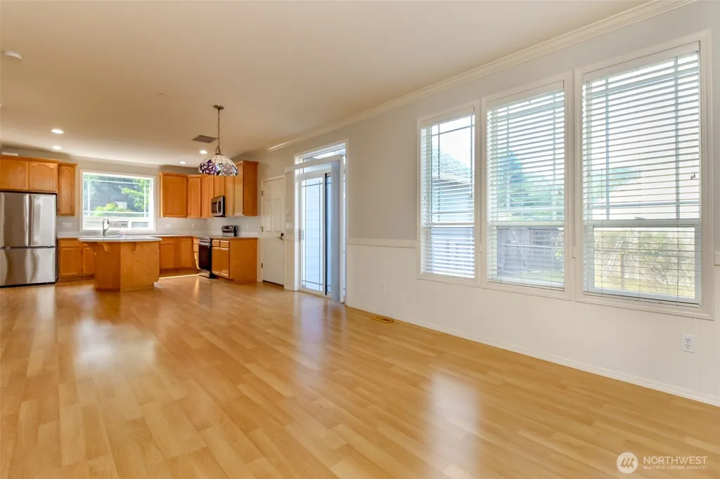 1425 Richmond Court Dupont WA 98327