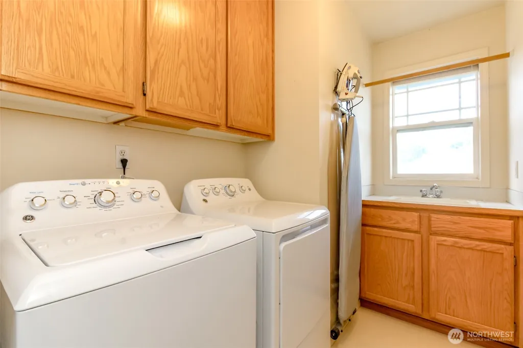 1425 Richmond Court Dupont WA 98327