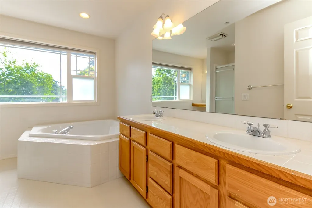 1425 Richmond Court Dupont WA 98327