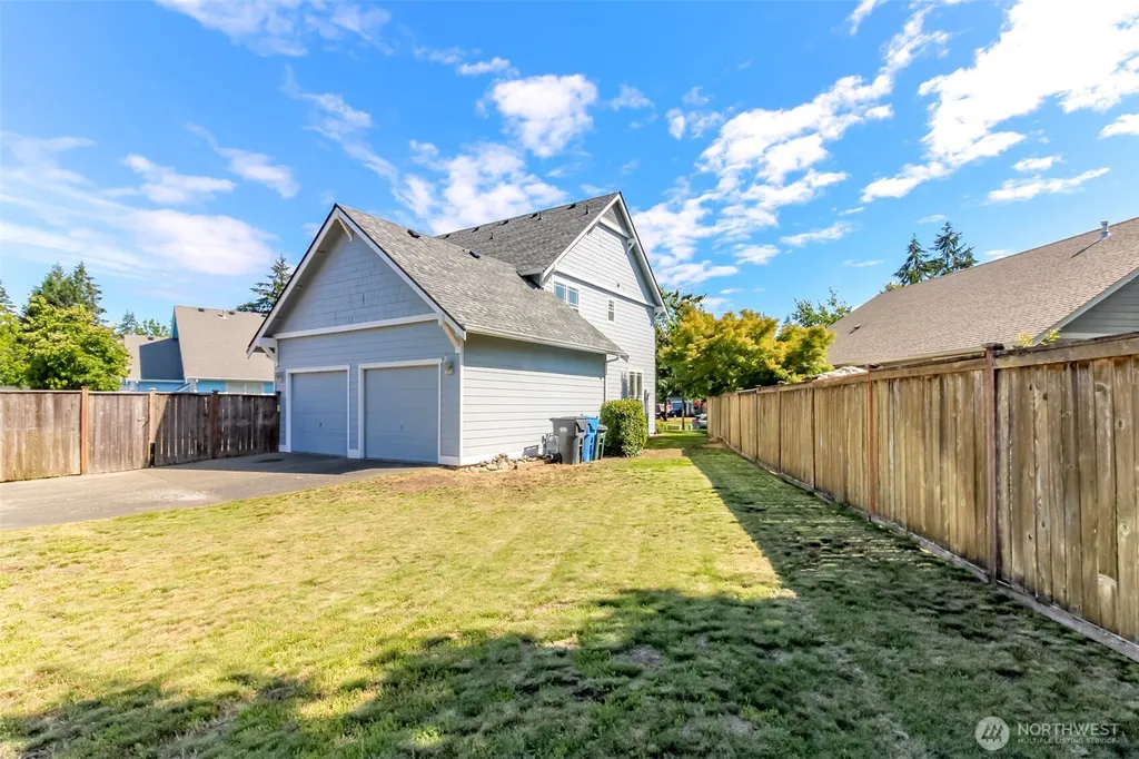 1425 Richmond Court Dupont WA 98327