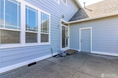 1425 Richmond Court Dupont WA 98327