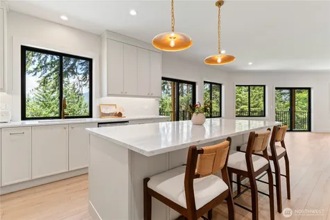 11 Oval Court Bellingham WA 98229