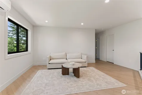 11 Oval Court Bellingham WA 98229