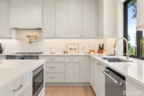 11 Oval Court Bellingham WA 98229