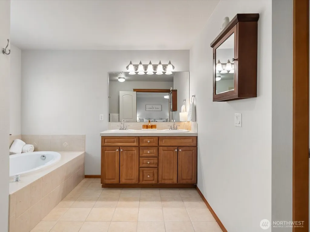 22622 SE 271st Street Maple Valley WA 98038