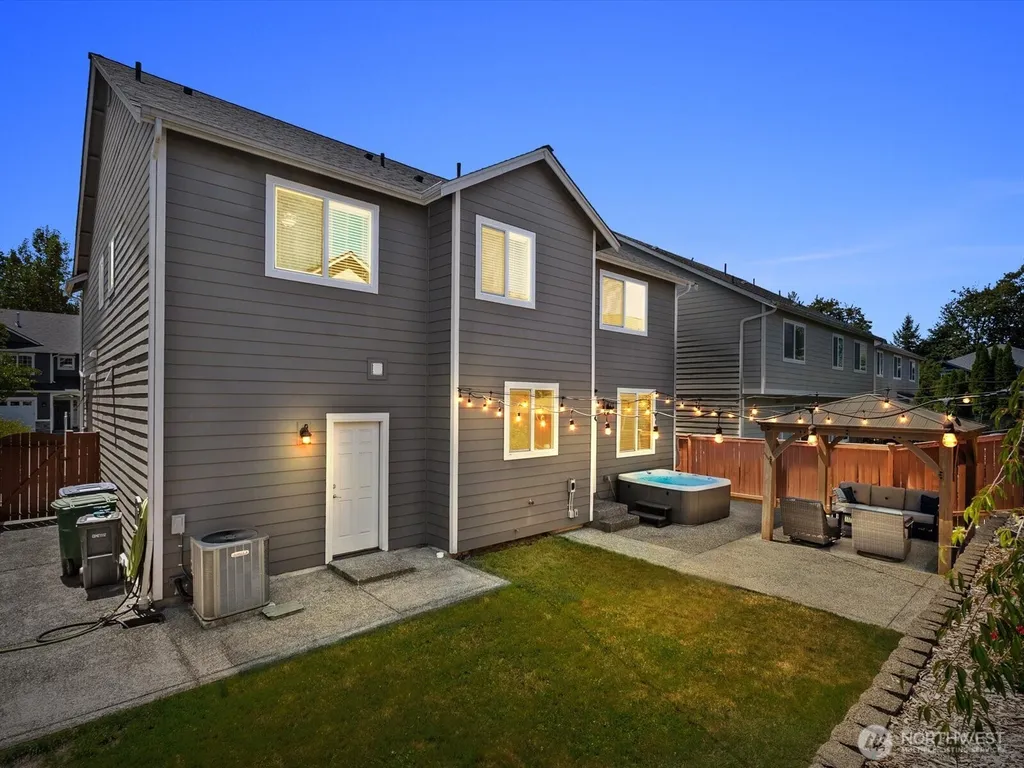 22622 SE 271st Street Maple Valley WA 98038