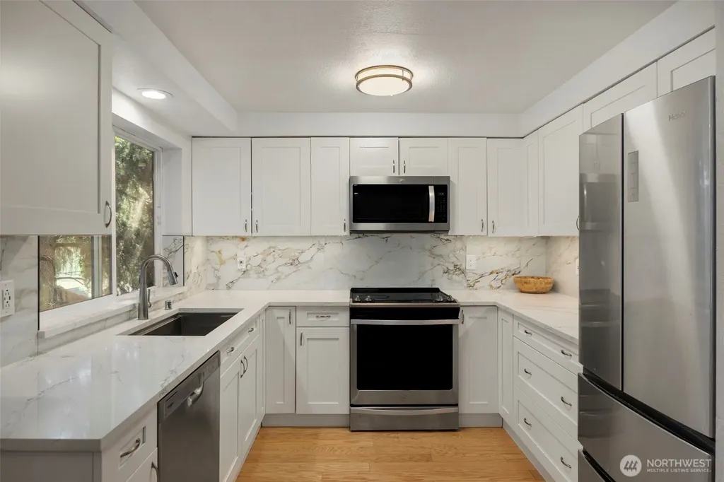 4231 NE 5th Street Renton WA 98059
