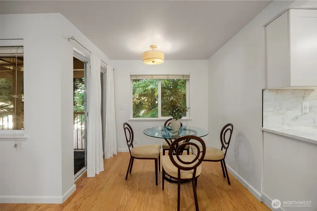 4231 NE 5th Street Renton WA 98059