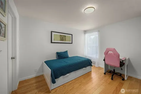 4231 NE 5th Street Renton WA 98059