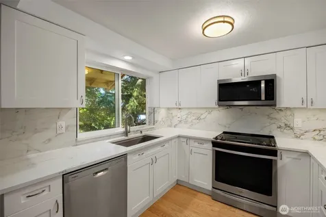 4231 NE 5th Street Renton WA 98059