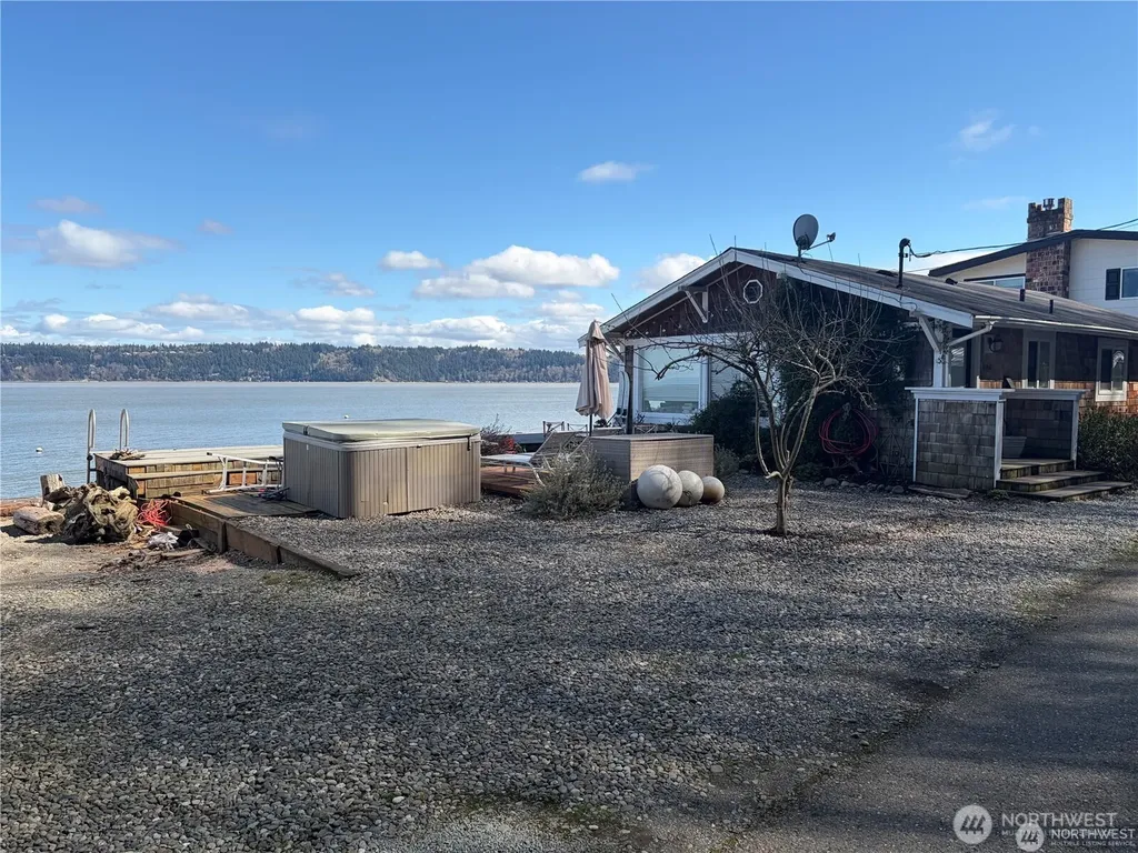 3151 Shoreline Drive Camano Island WA 98282