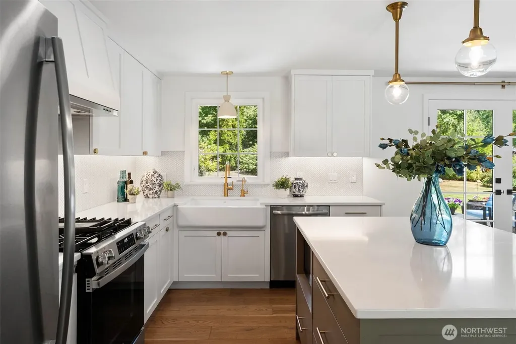 5356 Ruby Place NE Bainbridge Island WA 98110