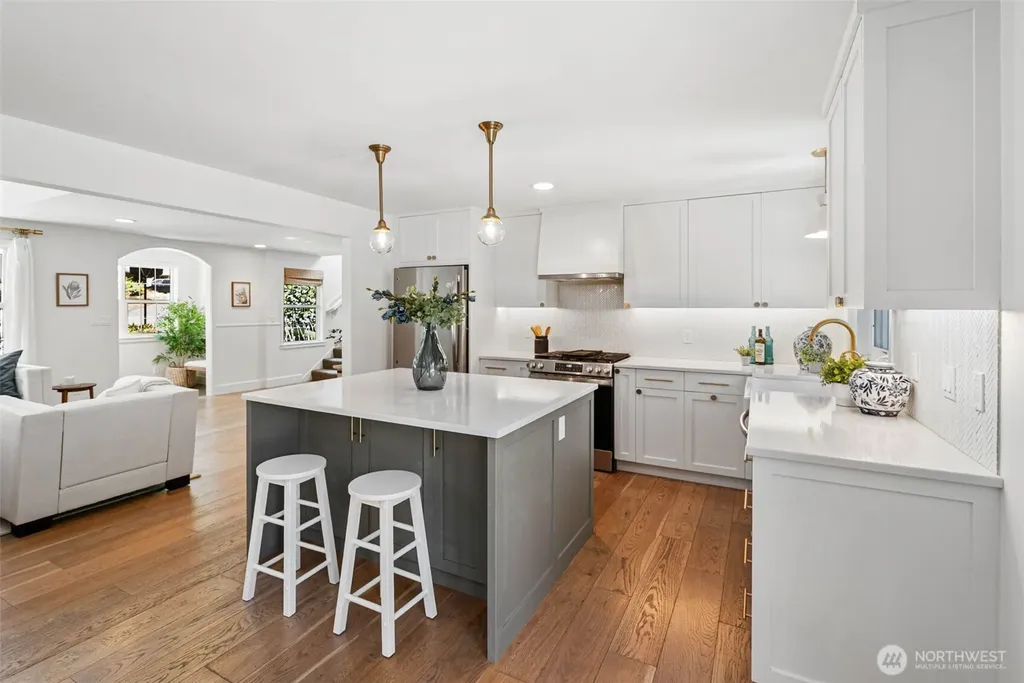 5356 Ruby Place NE Bainbridge Island WA 98110